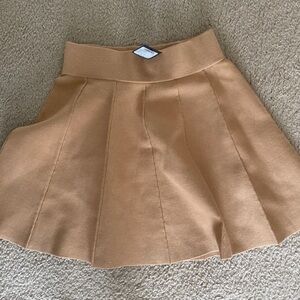 Club Monaco never worn pleated skirt